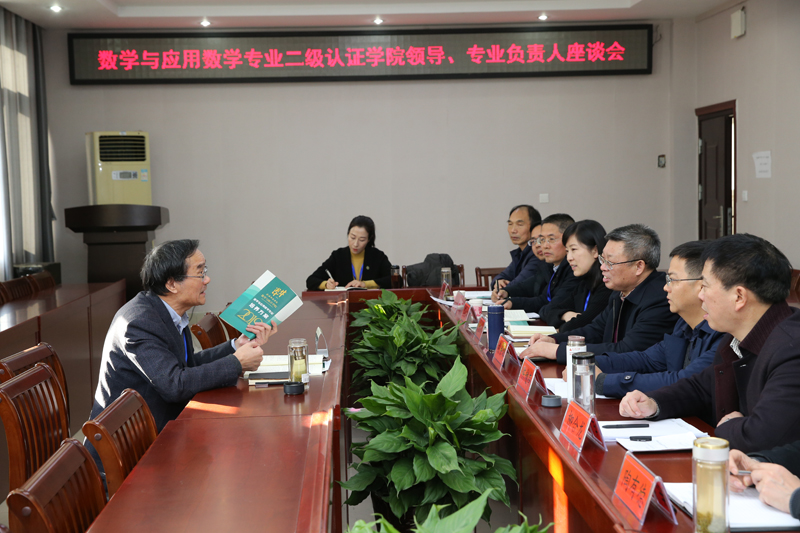 AT8V9325.JPG AT8V9325.JPG