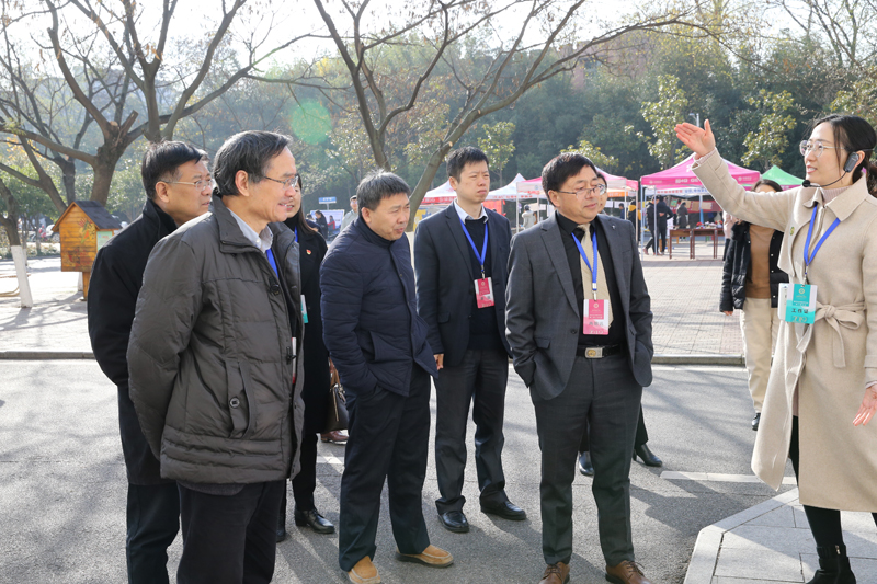 AT8V9148.JPG AT8V9148.JPG